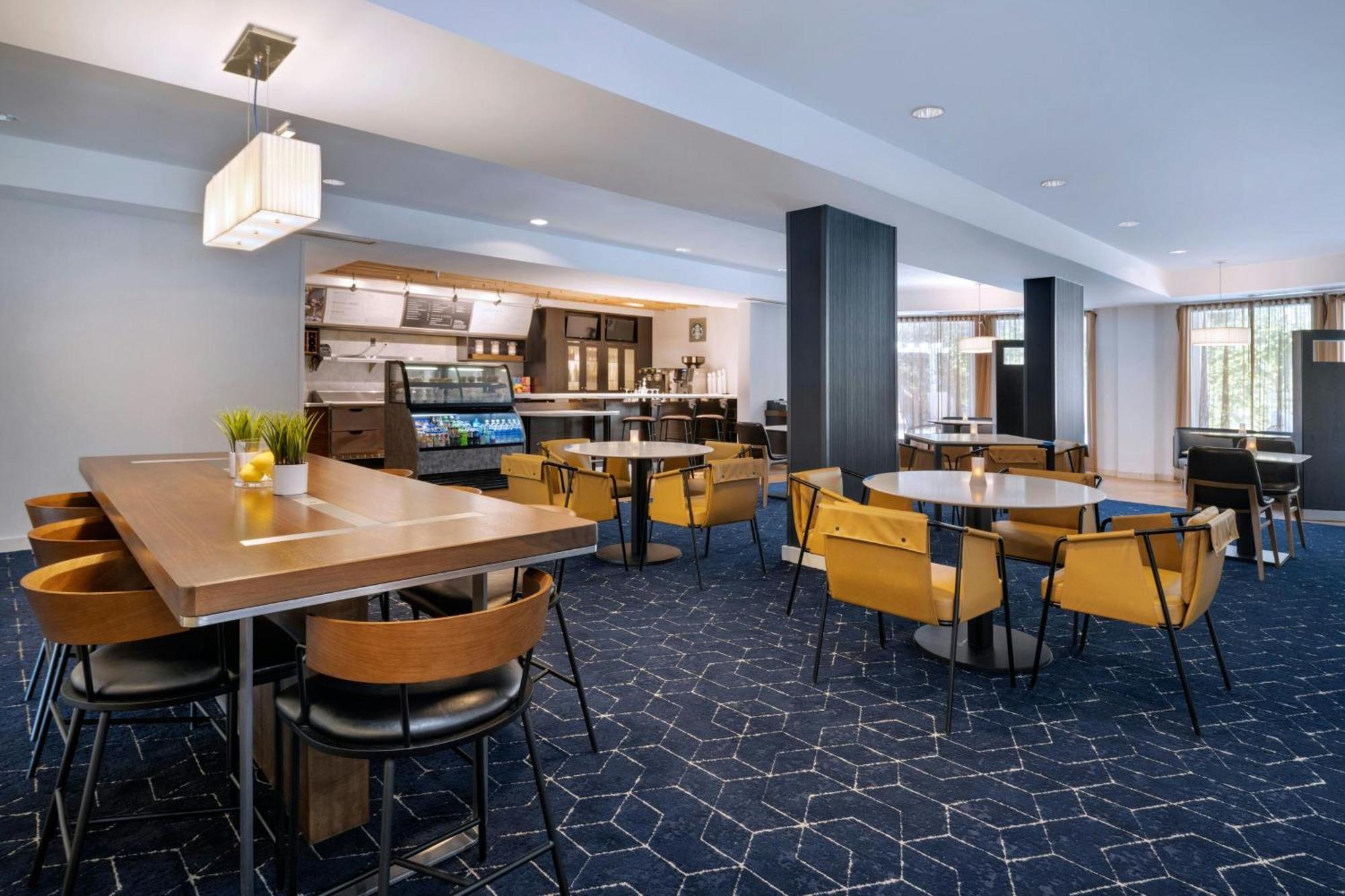 Courtyard Tampa North / I-75 Fletcher Exterior photo
